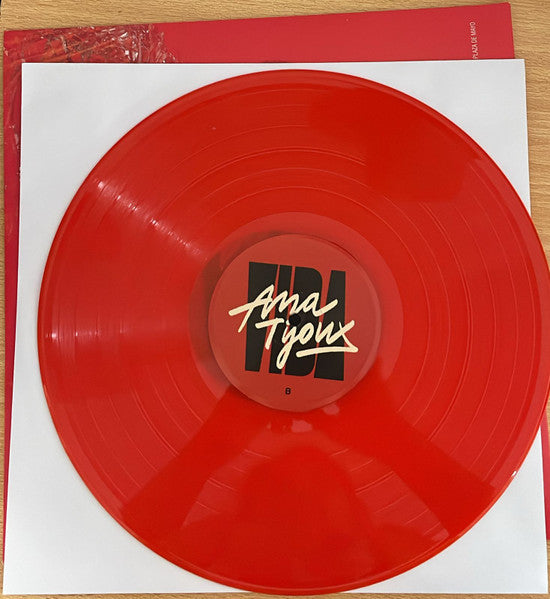 Imagen de la portada del disco Vida del artista Ana Tijoux